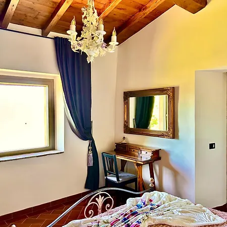 Lux Poggelleri, Vista Unica Sul Casentino פופי